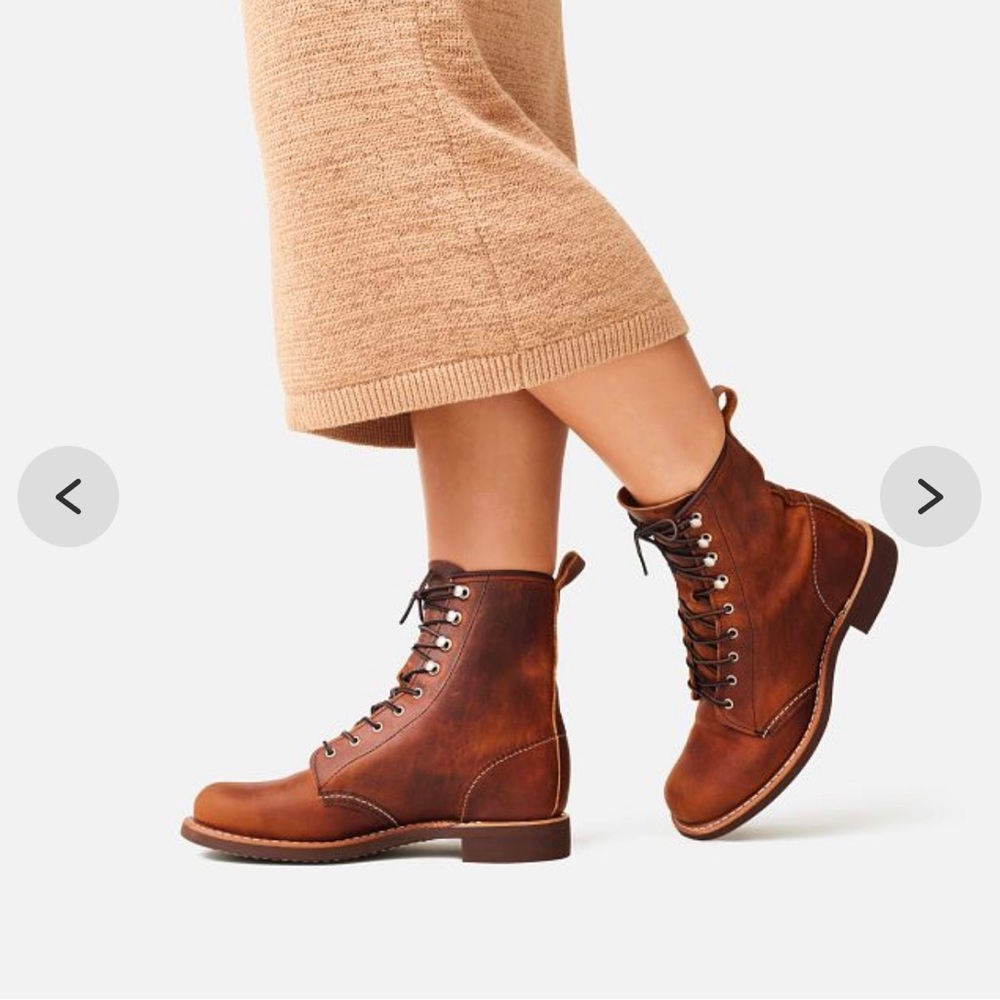 Redwing women boots. Original packaging and authentication. Size 6.
